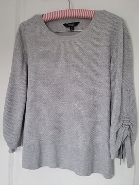 Loose Fitting Simply Vera By Vera Wang Light Gray Knit Shirt